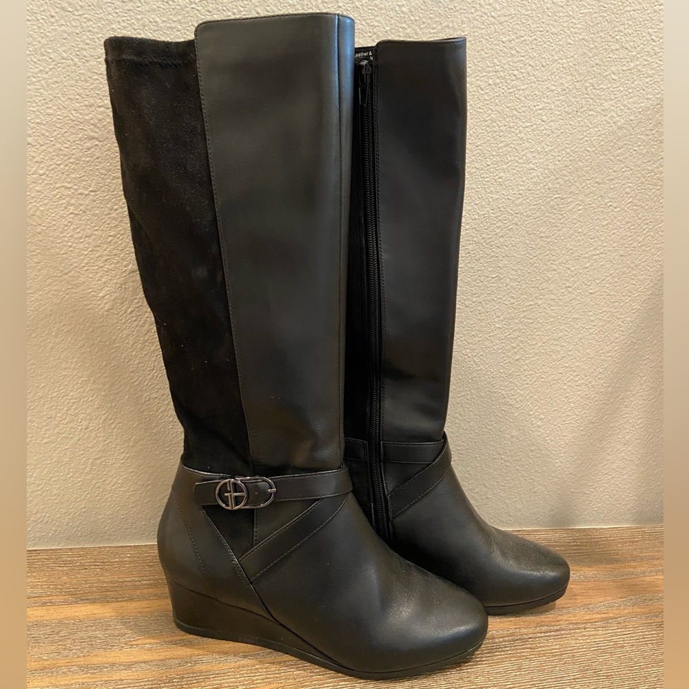 Giani Bernini Chelseyy Memory-Foam Wedge Boots Size 8